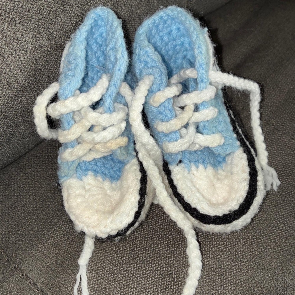 Hand Crocheted Booties Kids 0-6M Blue White High Top Sneaker All Star Soft Sole